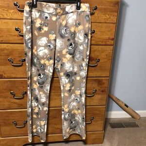 Isaac Mizrahi pull on stretch flare pants Large Petite